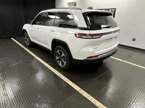 More photos of 2024 Jeep Grand Cherokee 4xe at Hobart Auto Sales, IN