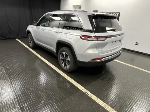 More photos of 2024 Jeep Grand Cherokee 4xe at Hobart Auto Sales, IN