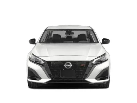 More photos of 2023 Nissan Altima 2.5 SR at Hobart Auto Sales, IN