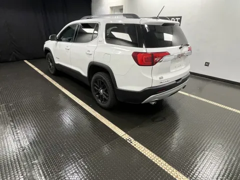 More photos of 2019 GMC Acadia SLT at Hobart Auto Sales, IN