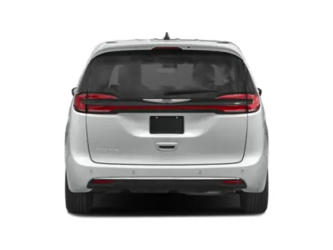 More photos of 2023 Chrysler Pacifica Touring L at Hobart Auto Sales, IN