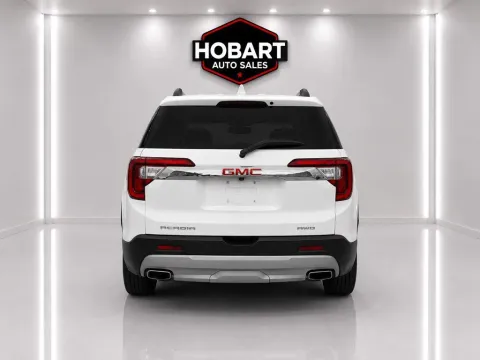 More photos of 2023 GMC Acadia SLT at Hobart Auto Sales, IN