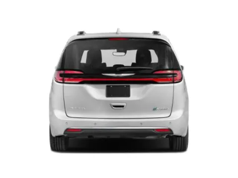 More photos of 2023 Chrysler Pacifica Hybrid Touring L at Hobart Auto Sales, IN