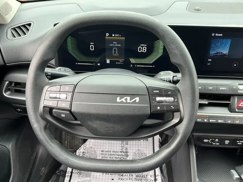 2025 Kia K4 LXS - Photo 20