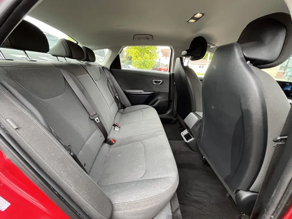 2025 Kia K4 LXS - Photo 14