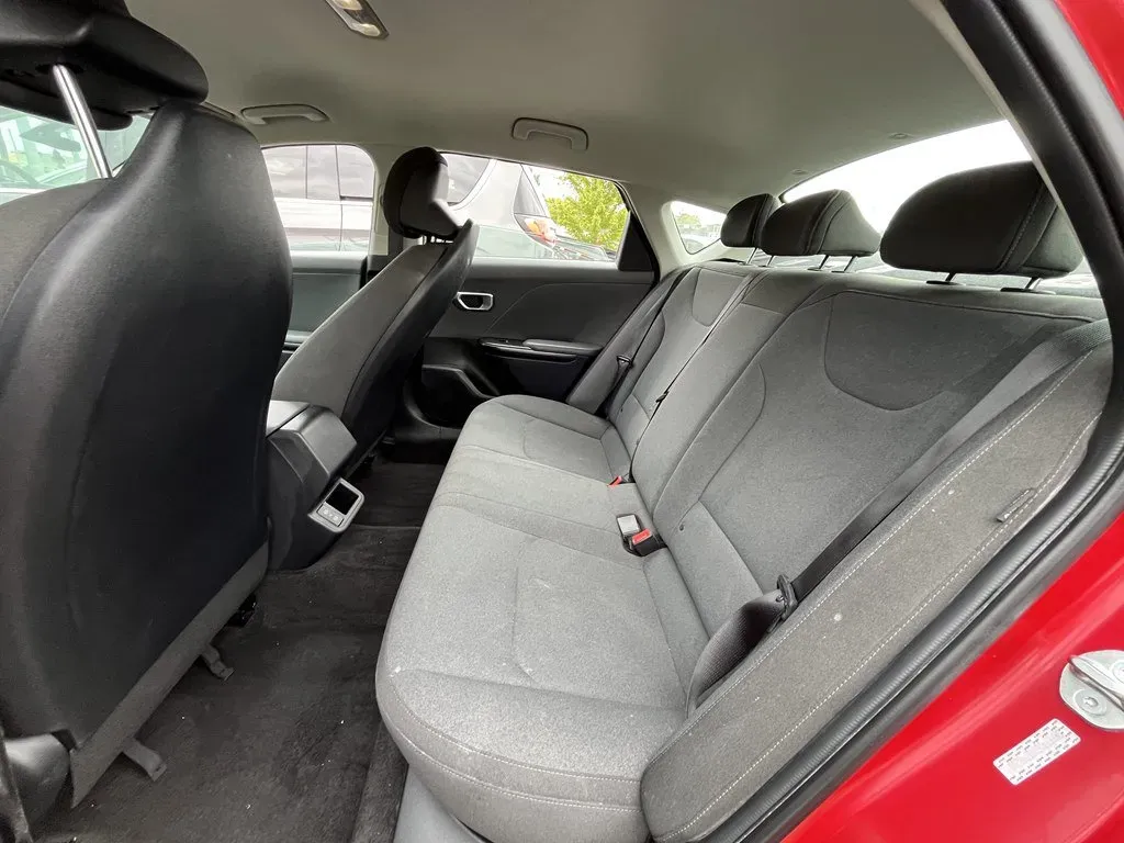 2025 Kia K4 LXS - Photo 12