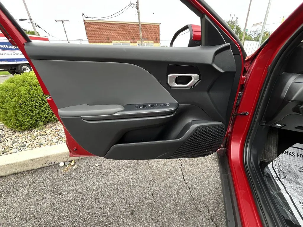 2025 Kia K4 LXS - Photo 7