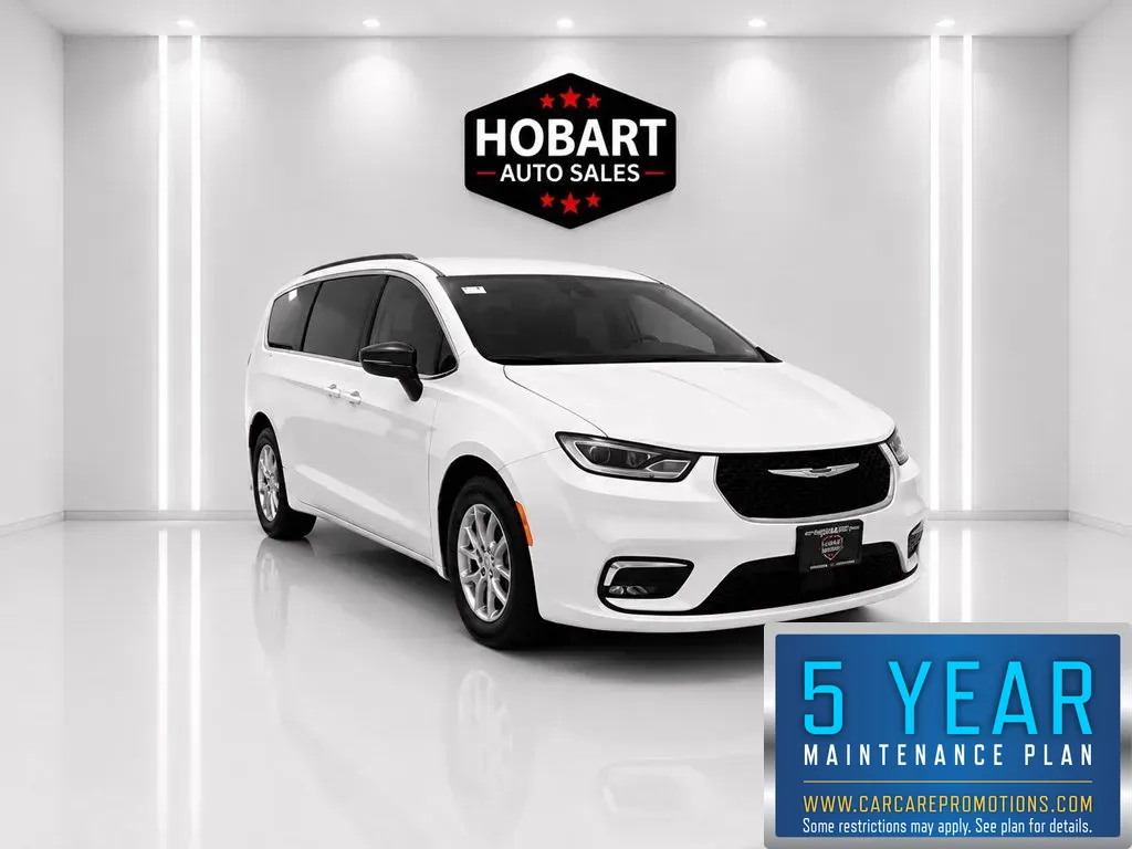 White 2023 Chrysler Pacifica Touring L for sale in Hobart, IN