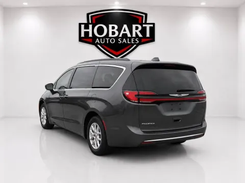 More photos of 2022 Chrysler Pacifica Touring L at Hobart Auto Sales, IN