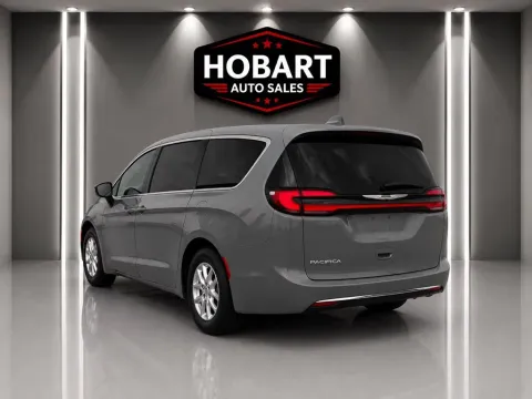 More photos of 2023 Chrysler Pacifica Touring L at Hobart Auto Sales, IN