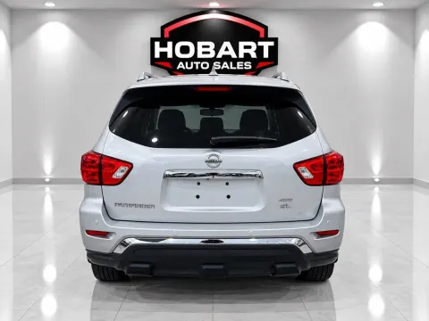 More photos of 2019 Nissan Pathfinder SL at Hobart Auto Sales, IN