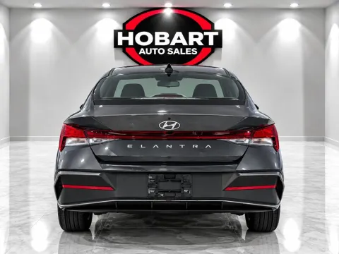 More photos of 2024 Hyundai Elantra SEL at Hobart Auto Sales, IN