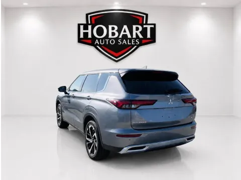 More photos of 2024 Mitsubishi Outlander at Hobart Auto Sales, IN