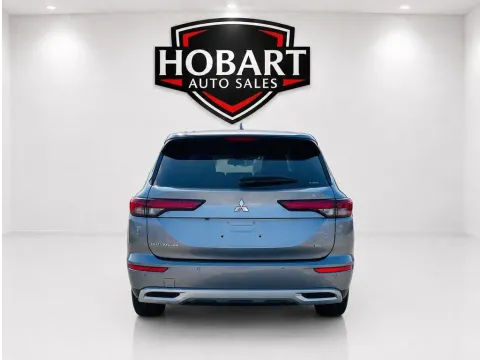 More photos of 2024 Mitsubishi Outlander at Hobart Auto Sales, IN