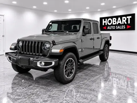 Another view of 2022 Jeep Gladiator Overland for sale in Hobart, IN at Hobart Auto Sales