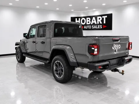More photos of 2022 Jeep Gladiator Overland at Hobart Auto Sales, IN