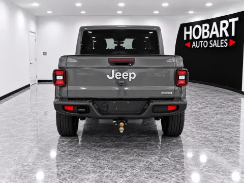 More photos of 2022 Jeep Gladiator Overland at Hobart Auto Sales, IN