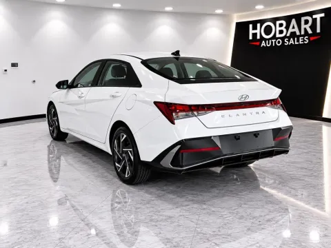 More photos of 2025 Hyundai Elantra SEL Convenience at Hobart Auto Sales, IN