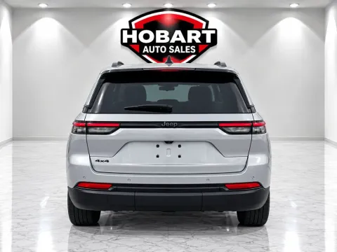 More photos of 2023 Jeep Grand Cherokee Altitude at Hobart Auto Sales, IN