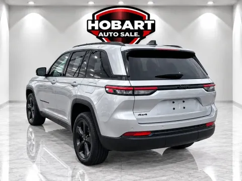 More photos of 2023 Jeep Grand Cherokee Altitude at Hobart Auto Sales, IN