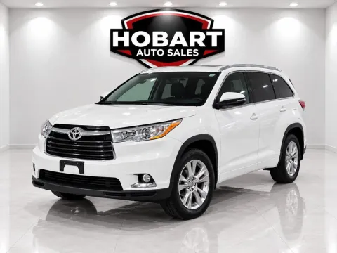 Another view of 2015 Toyota Highlander for sale in Hobart, IN at Hobart Auto Sales