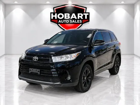 Another view of 2019 Toyota Highlander for sale in Hobart, IN at Hobart Auto Sales