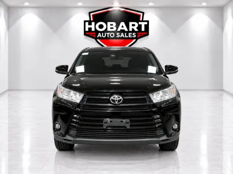 Photos of 2019 Toyota Highlander for sale in Hobart, IN at Hobart Auto Sales