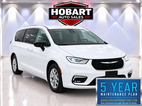 White 2024 Chrysler Pacifica Touring L for sale in Hobart, IN