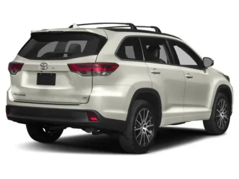Photos of 2019 Toyota Highlander XLE for sale in Hobart, IN at Hobart Auto Sales