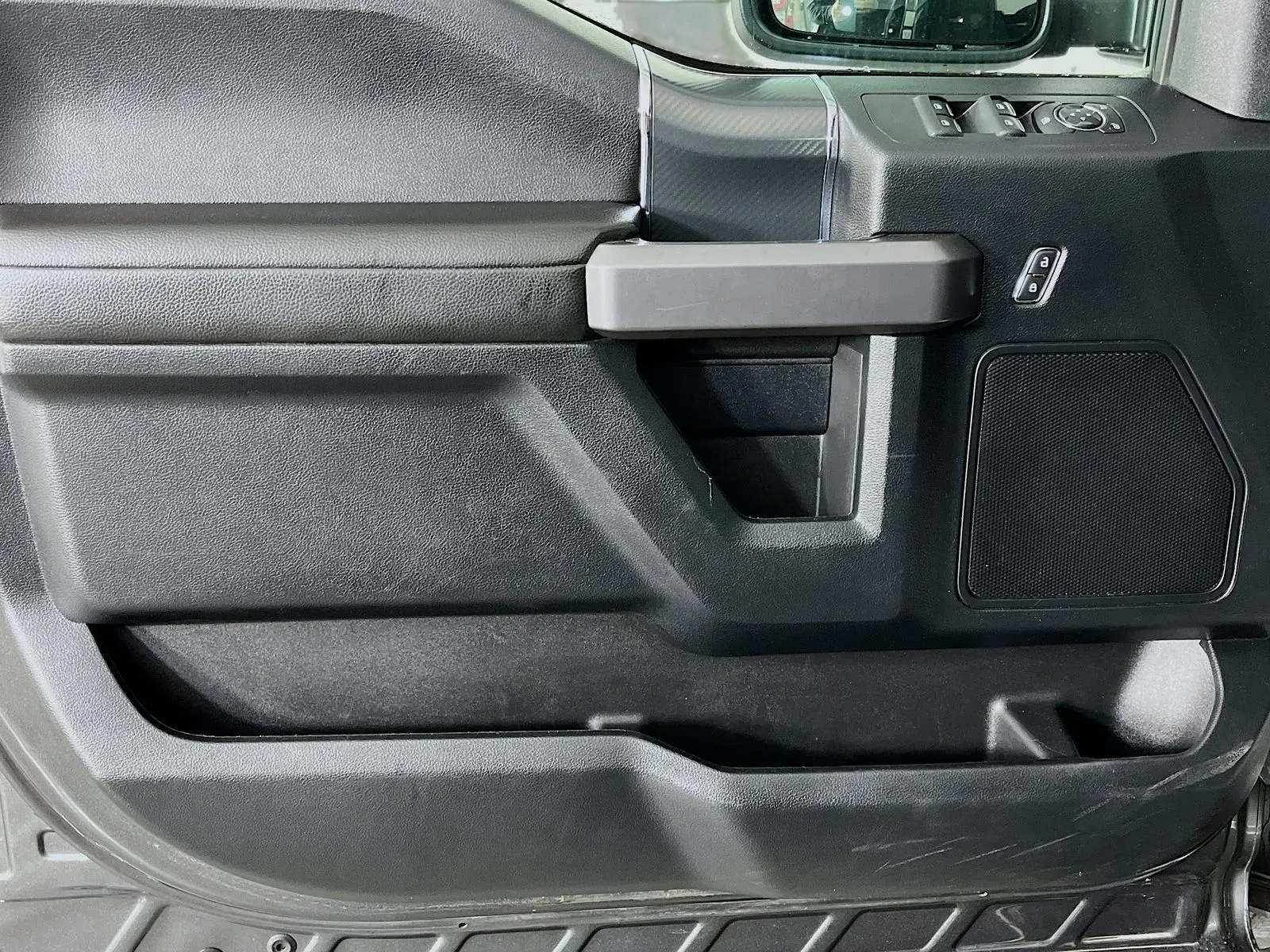Ford F-150 photo 25
