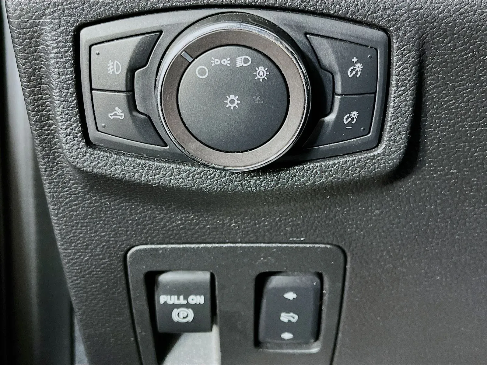 Ford F-150 photo 13