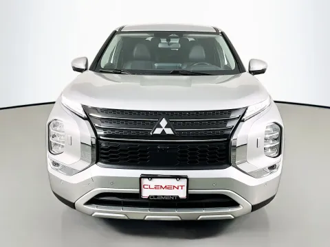 Photos of 2024 Mitsubishi Outlander SE Black Edition for sale in Florissant, MO at Clement Pre-Owned