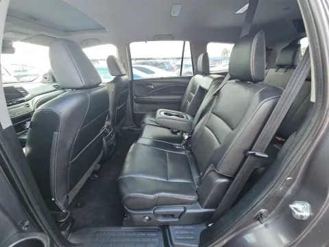 More photos of 2022 Honda Pilot Special Edition at Clement Pre-Owned, MO