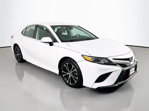 Another view of 2020 Toyota Camry SE for sale in Florissant, MO at Clement Pre-Owned