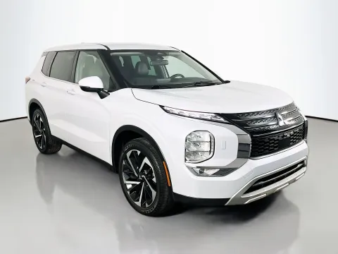 Another view of 2023 Mitsubishi Outlander SE for sale in Florissant, MO at Clement Pre-Owned