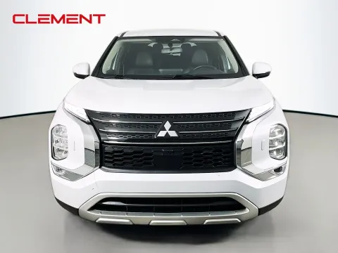 Another view of 2023 Mitsubishi Outlander SE for sale in Florissant, MO at Clement Pre-Owned