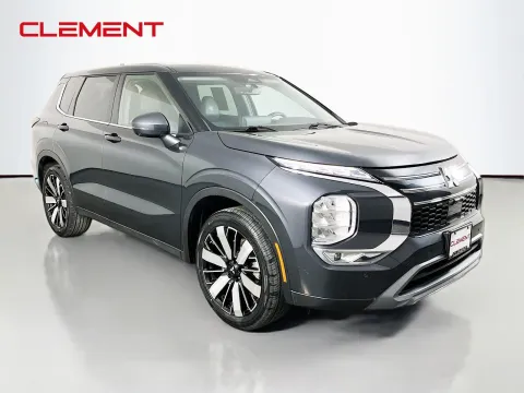 More photos of 2025 Mitsubishi Outlander SE at Clement Pre-Owned, MO