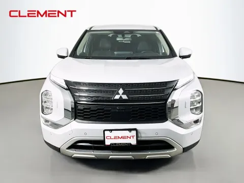Another view of 2023 Mitsubishi Outlander SE for sale in Florissant, MO at Clement Pre-Owned