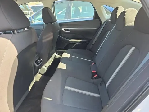 More photos of 2023 Hyundai Sonata Hybrid SEL at Clement Pre-Owned, MO