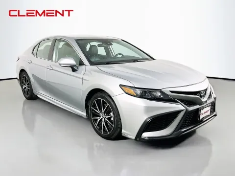 More photos of 2022 Toyota Camry SE at Clement Pre-Owned, MO