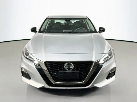 Photos of 2022 Nissan Altima 2.5 SR for sale in Florissant, MO at Clement Pre-Owned