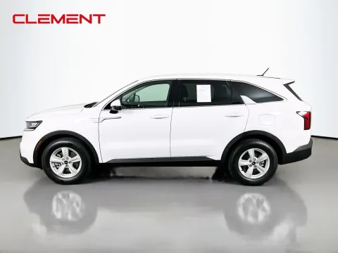 More photos of 2022 Kia Sorento LX at Clement Pre-Owned, MO