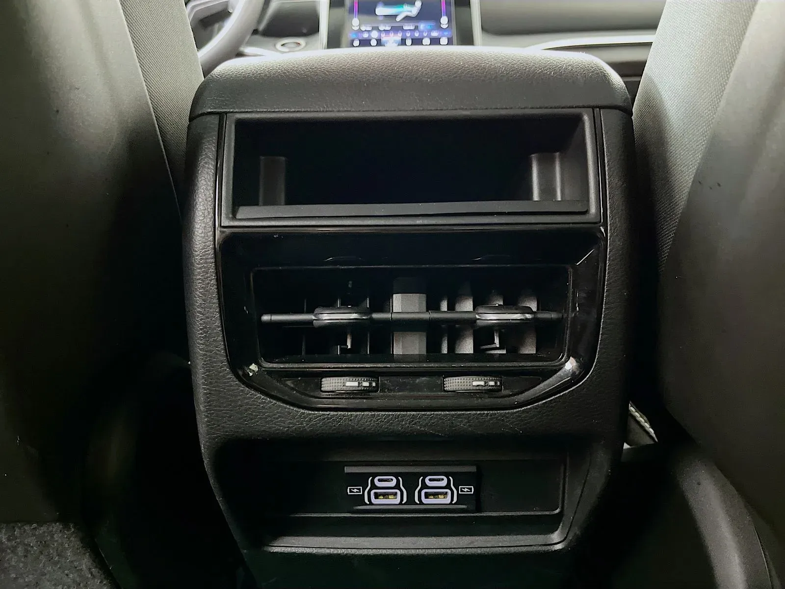 Jeep Grand Cherokee photo 33