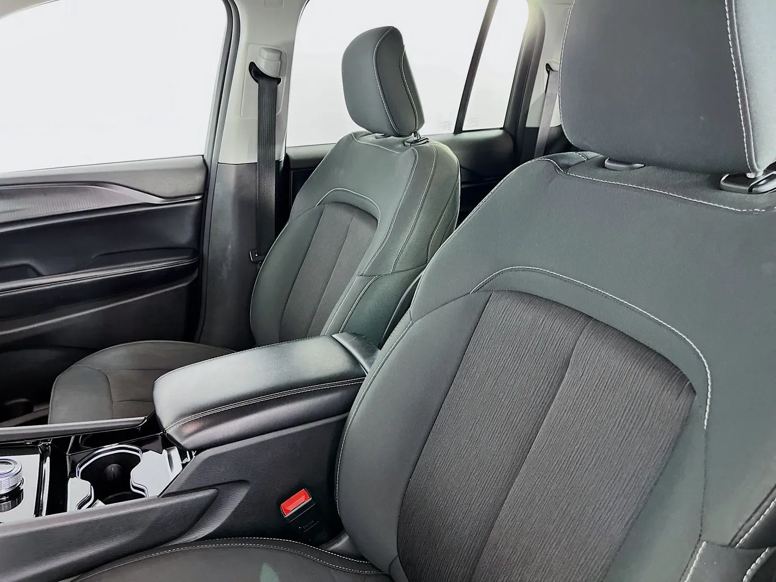 Jeep Grand Cherokee photo 28