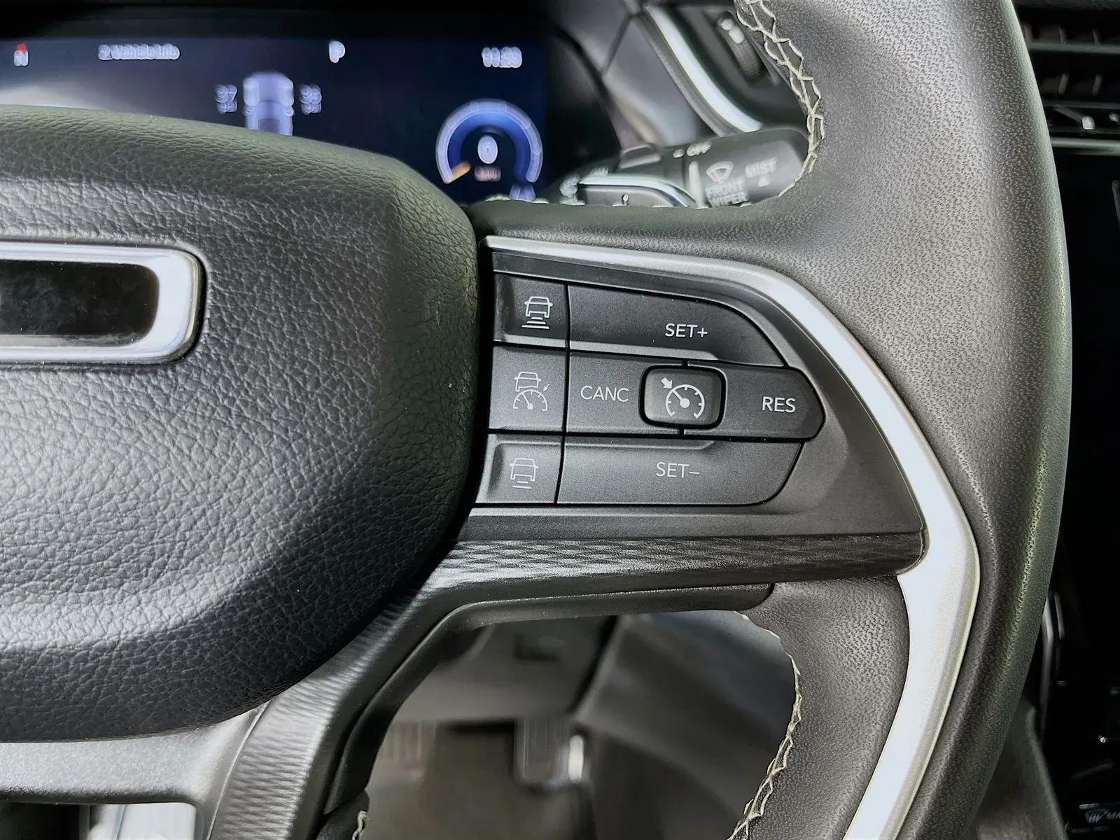 Jeep Grand Cherokee photo 17