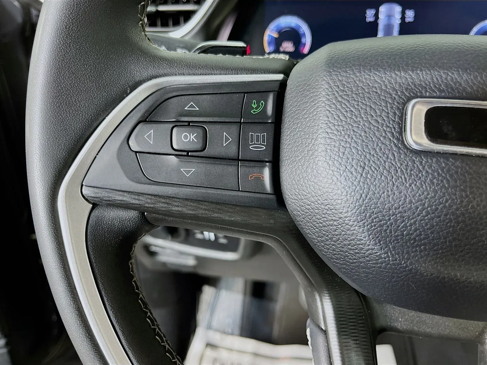 Jeep Grand Cherokee photo 15