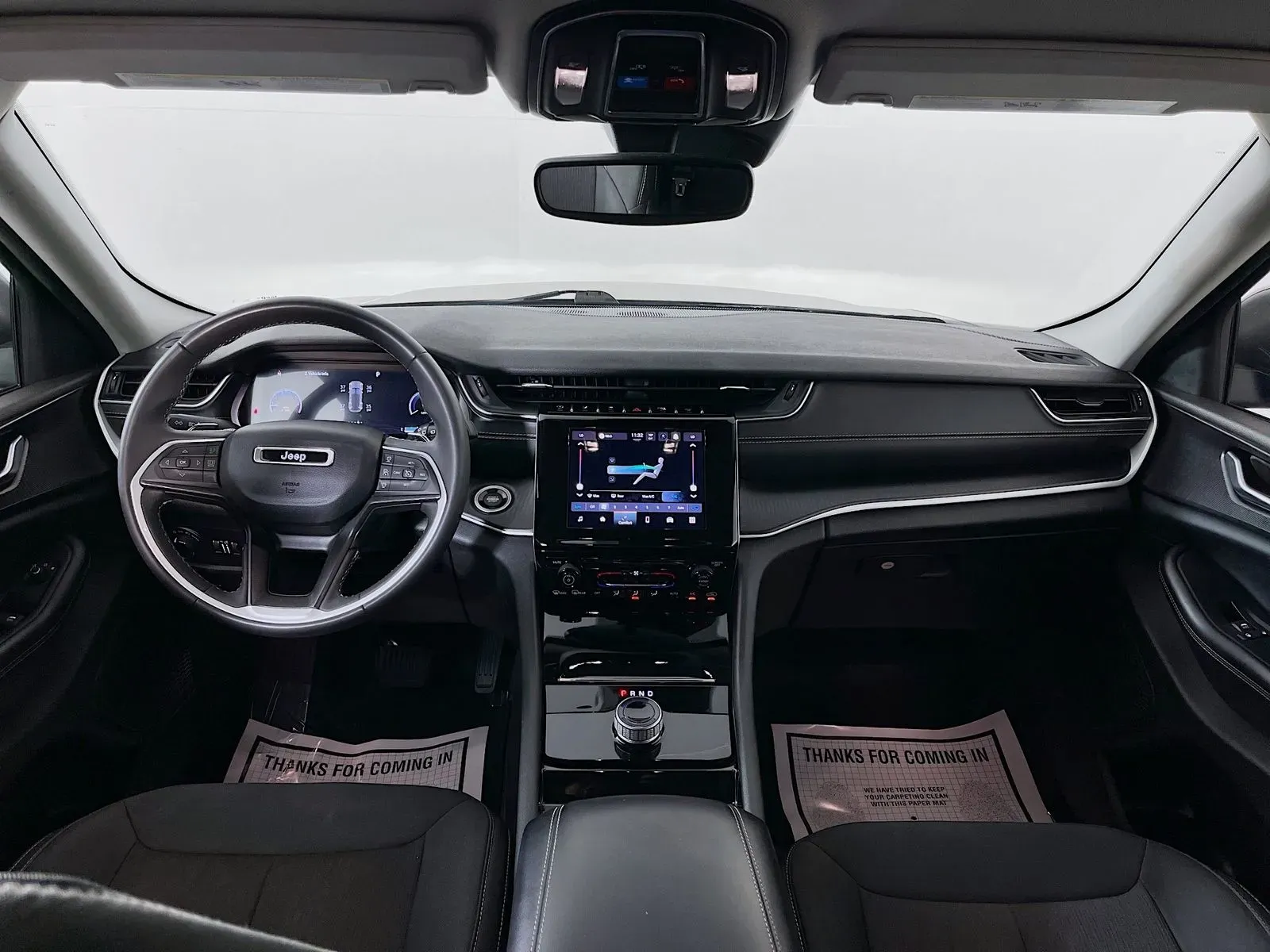 Jeep Grand Cherokee photo 12