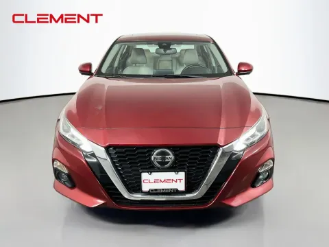 Another view of 2020 Nissan Altima 2.0 Platinum for sale in Florissant, MO at Clement Pre-Owned
