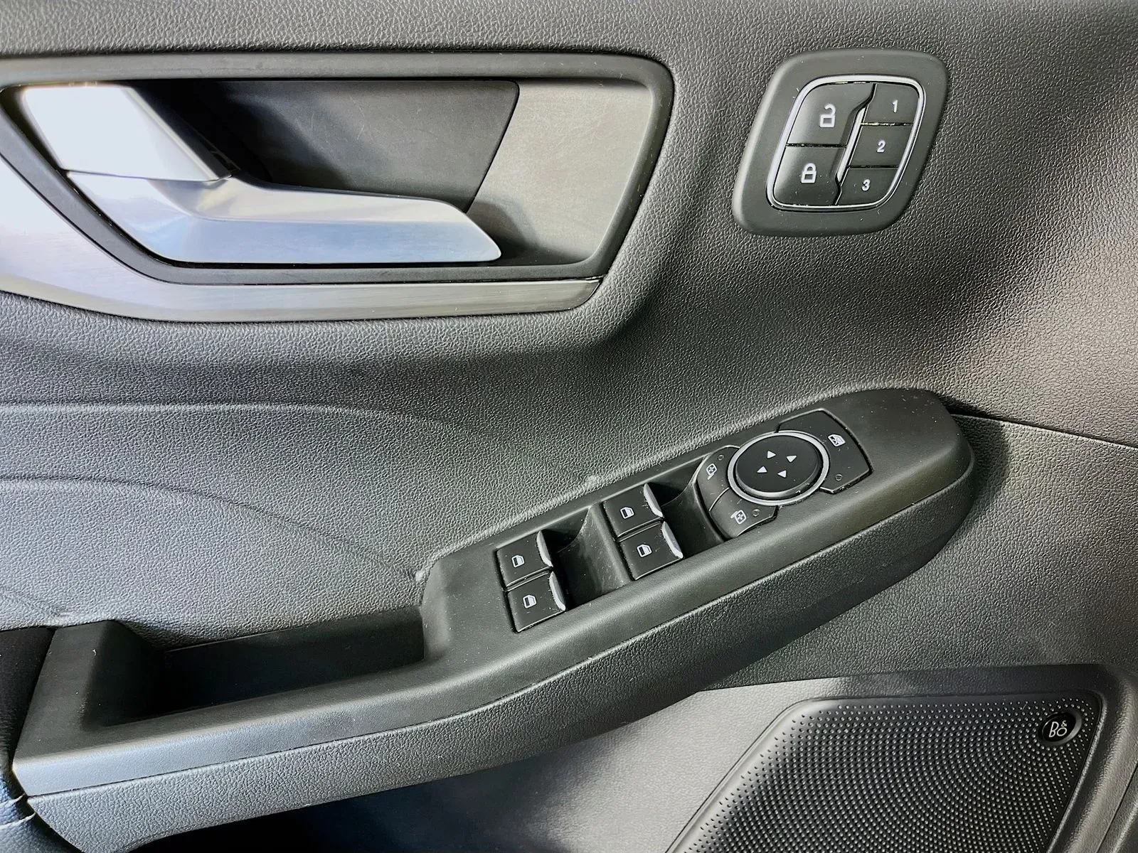 2022 Ford Escape Titanium - Photo 25