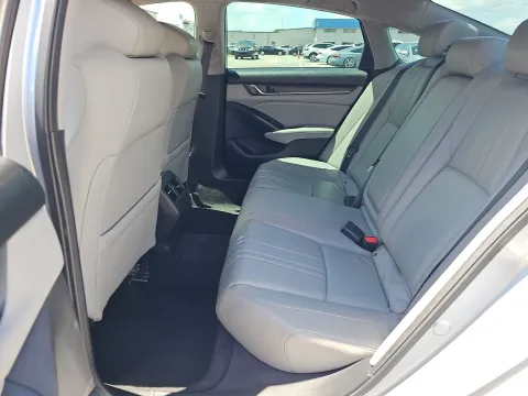 More photos of 2018 Honda Accord EX-L 2.0T at Clement Pre-Owned, MO